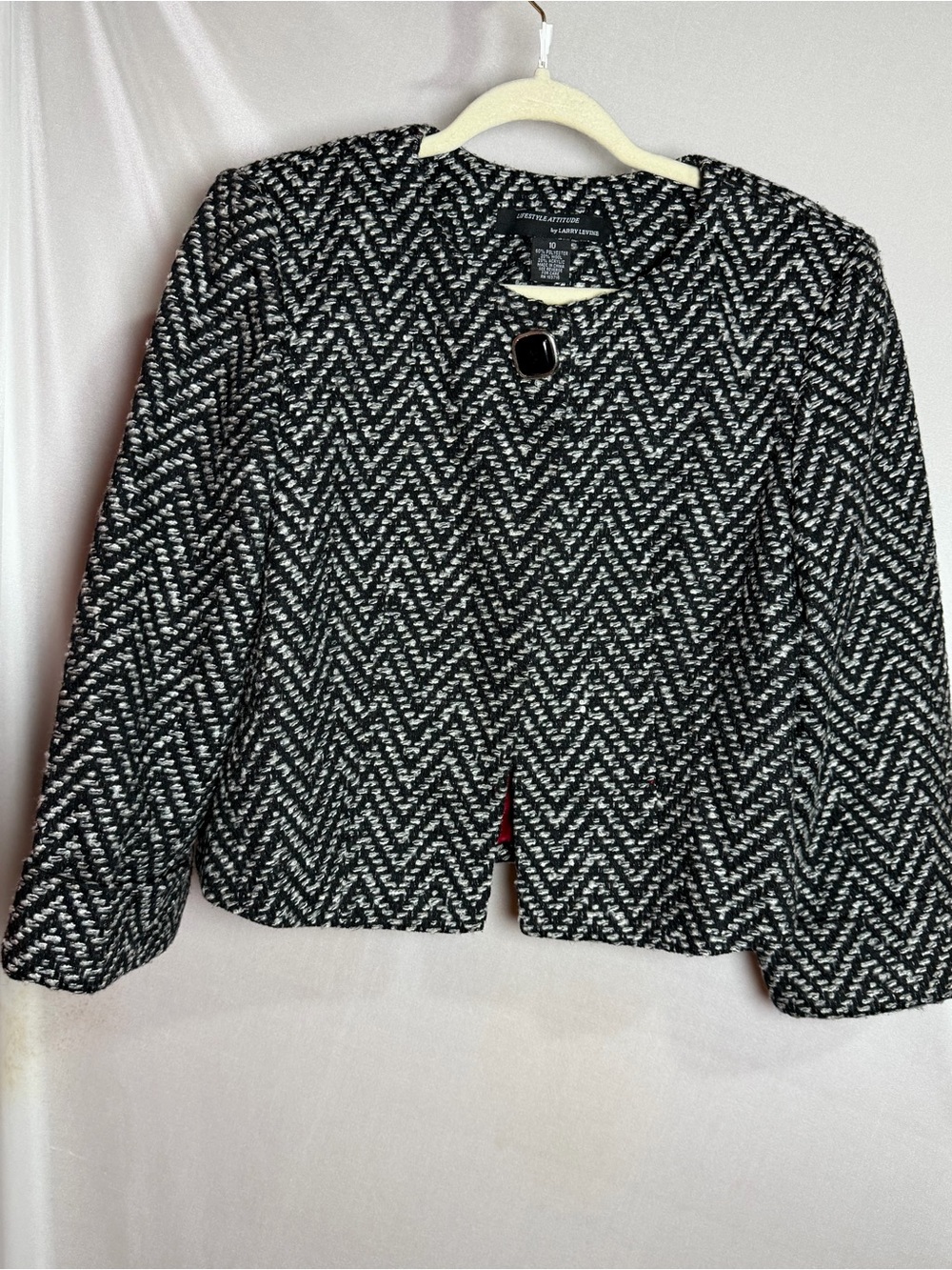 Larry Levine Black White Chevron Wool Blend Cropped Jacket Size 10 CLW485A
